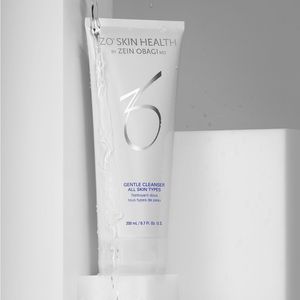 ZO SKIN HEALTH Gentle Cleanser
( 200 ml/ 6.7 floz ) Sealed. Exp 01/2025